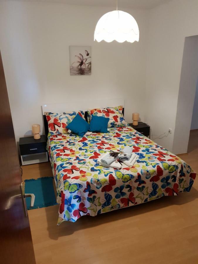 Apartman Dora Šmrika Exteriör bild
